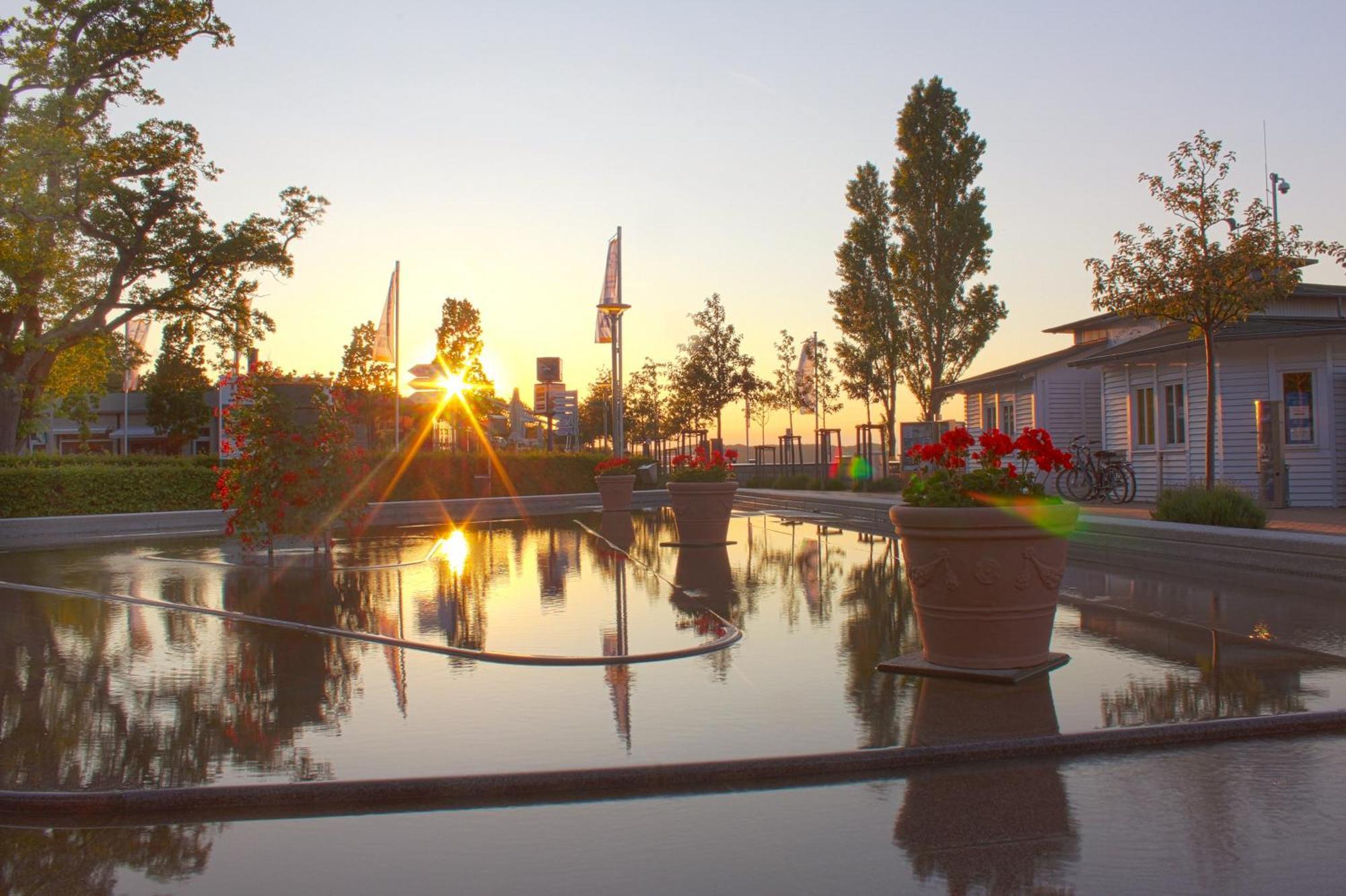 Fewo Mit Terrasse, Gratis Nutzung Vom Ahoi Erlebnisbad Und Sauna In Sellin - Haus Blick Zur See Fewo 13 奥斯特巴德·哥伦 外观 照片